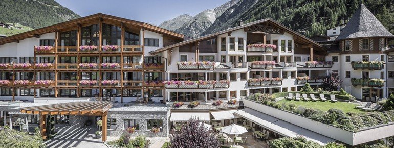 Hotelansicht DAS CENTRAL in Sölden