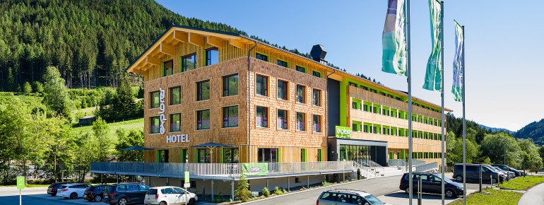 Das Explorer Hotel Bad Kleinkirchheim im Sommer