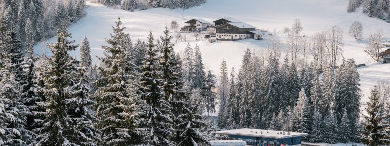 Blick vom Hof auf den Schilift!