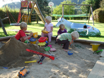 Sandkiste am Kinderspielplatz
