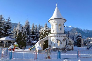 Spielplatz im Winter