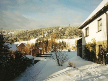 Die Pisten und Lifte des Skigebiets Oberwiesenthal befinden sich in Sichtweite der Ferienwohnung