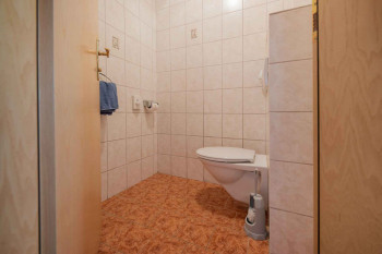 WC in der großen Wohnung separat