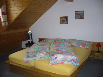 FEWG No. 2: Teil Schlafzimmer mit Doppelbett