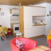 FEWG No. 2: Teil Wohnzimmer mit Sicht Teil Essecke und Teil Küche