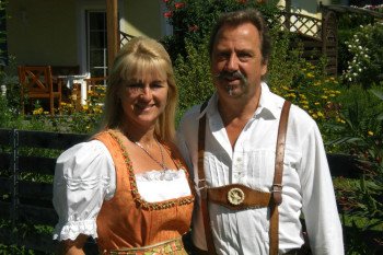 Ihre Gastgeber: Christa & Wolfgang Schmelz