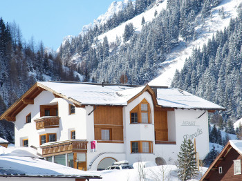 Apart Zimalis im Winter in Galtür Tirol bei Ischgl-Paznaun,