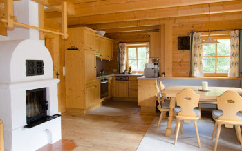 Wohnküche mit Holzofen