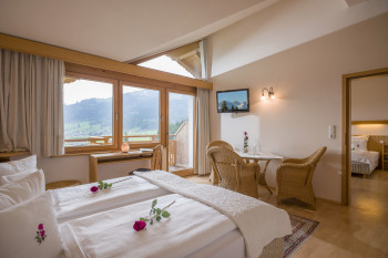 Zimmer mit herrlicher Sicht auf die Tiroler Berge
