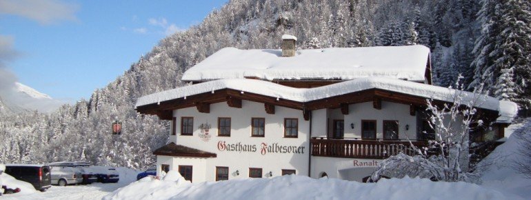 Gasthaus Falbesoner im tiefen Winter