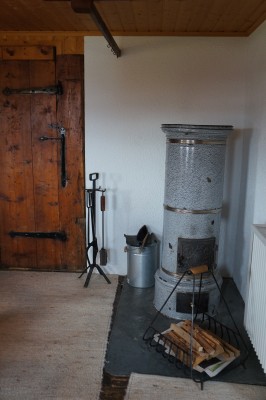 Holzofen in der gemütlichen Stube