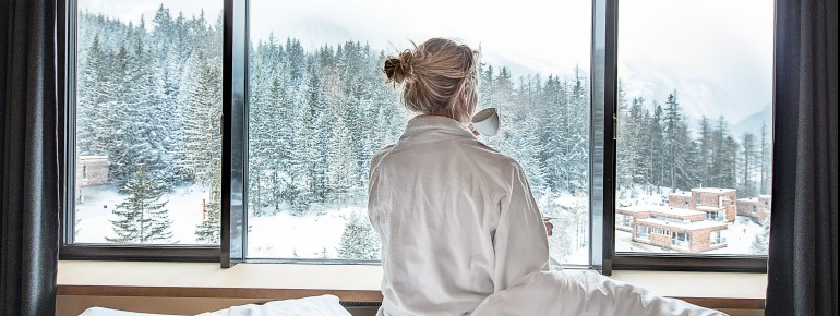 Vom Bett aus hat man einen traumhaften Blick in die Natur.