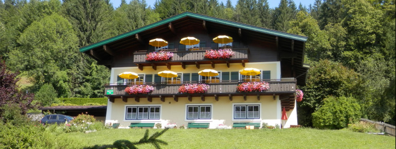 Haus Bartlmä im Sommer. Urlaub in Lofer. Appartements, Apartments, Ferienwohnungen