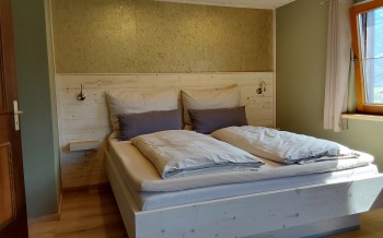 Schlafzimmer a. Wiese