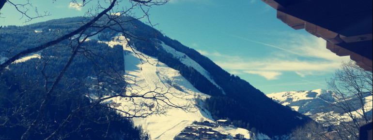 Blick von allen unseren Balkonen - Skipiste JAUSERN