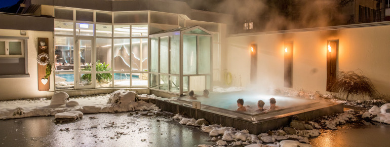 Sole Whirlpool im Garten, Hotel Belvedere Grindelwald