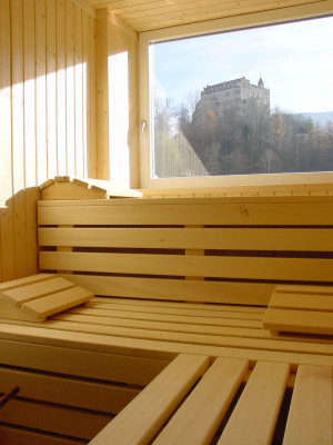 Sauna mit Blick auf Schloss Bruneck im Hotel Corso
