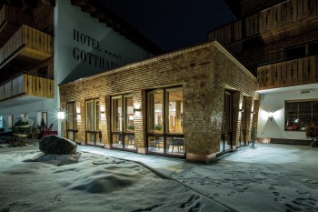Hotel Gotthard am Arlberg bei Nacht