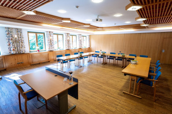 Modern ausgestatteter Seminarraum