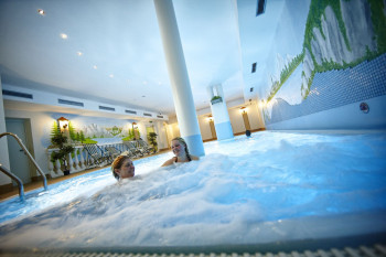 Pool im Hotel Kirchboden