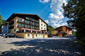 Hotel Kirchboden im Sommer