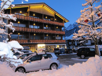 Hotel Moritz im Schnee