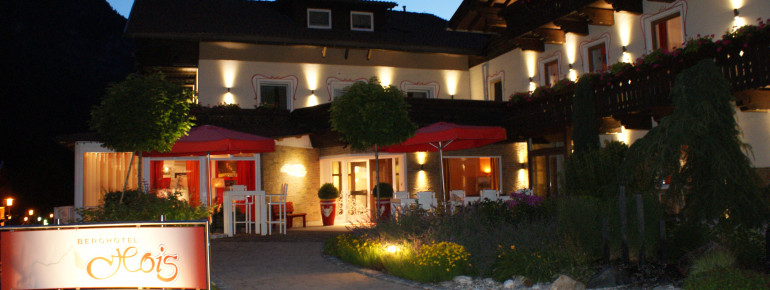 Hotel-Ansicht Abendstimmung