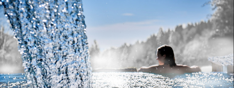 Ganzjährig beheizter Außenpool Hotel Reinerhof Bayerischer Wald