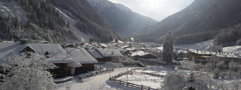 Sicht vom Zimmer ins Dorf