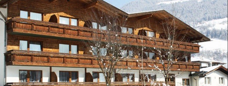 Aussenansicht - first mountan Hotel Zillertal