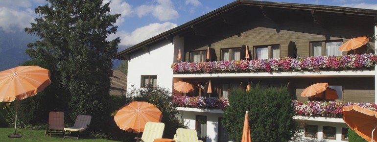 Das Hotel im Sommer