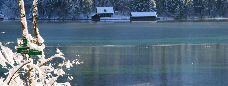 Almsee mit Dünner Eisdecke