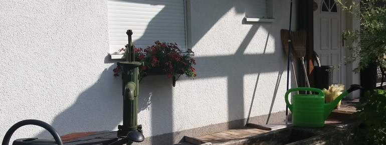 Frisches Quellwasser zum Erfrischen für unsere Gäste bei uns am Haus Landhaus Bergidyll ****