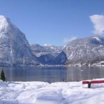 Hallstätter See in Obertraun im Winter