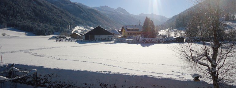 Ausblick vom Balkon auf die Radstädter Tauern