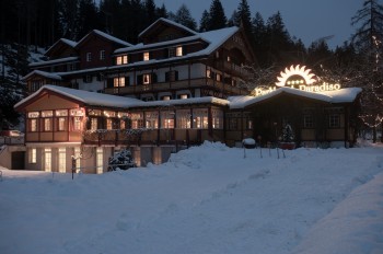 Hotelansicht Winter