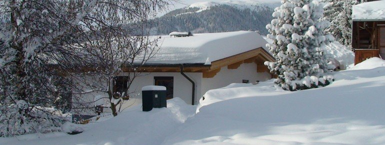 Hütte von der Skipiste aus