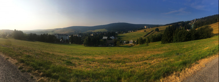 Blick auf Oberwiesenthal im Sommer