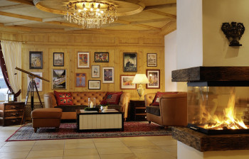Gemütliche Lobby im Romantik Hotel in Lech