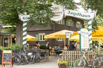 Biergarten im Jagdhaus