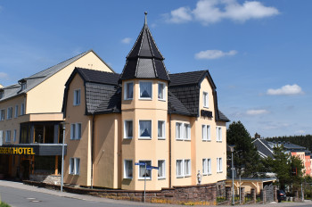 Schlossberghotel Oberhof, Außenansicht Türmchen
