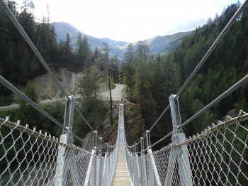 Hängebrücke am Talrundweg