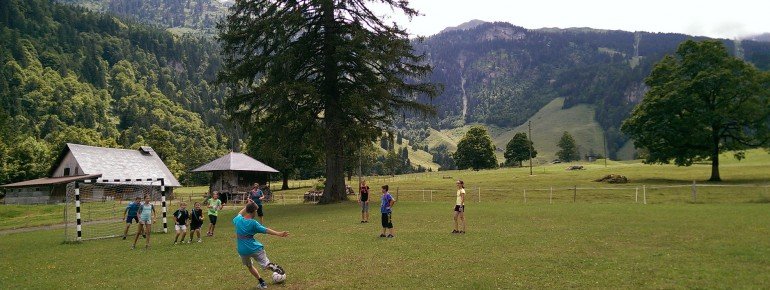 Fussball spielen auf 1&#39;000 m ü. M.