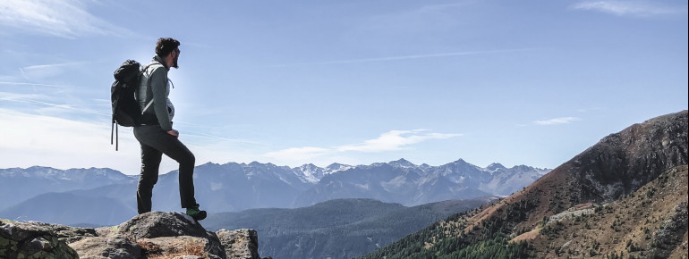 Imposante Berggipfel und ruhige Bergseen locken Gäste in die Dolomiten.