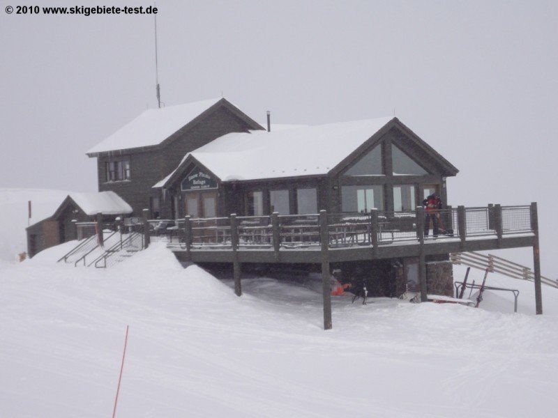 The resort's highest mountian restaurant: Snow Plume Refuge at Norway Lift's top station.