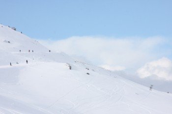 Cerro Castor ski resort offers great views across the Chilean border. With 33 marked trails serving all levels, the ski resort attracts winter sports enthusiasts of all age groups and skills.