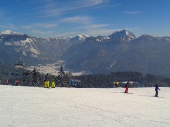 Dachstein West's slopes invite you for carving.