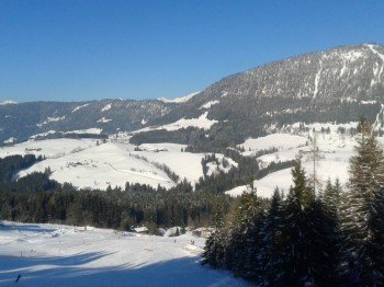 The slopes extend over Annaberg, Gosau, and Russbach.