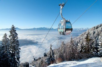 The Kanzelbahn cable car takes winter sports enthusiasts to the top of the mountain.