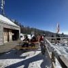 At the mid-station of the gondola lift is the sunny terrace of the Gasthaus zum Überleben.